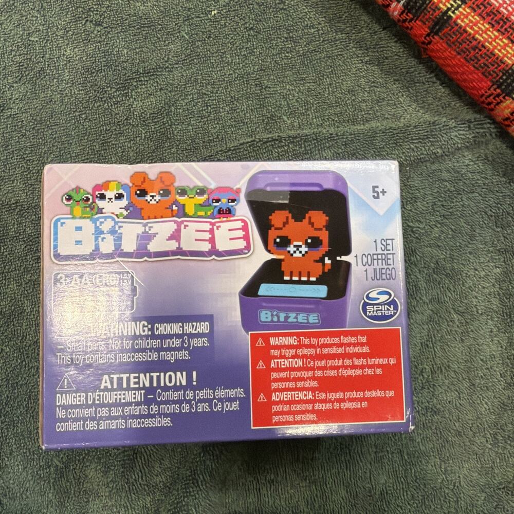 New Bitzee Interactive Digital Pet Toy Animals Virtual Electronic Pets Touch